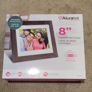 Digital picture frame